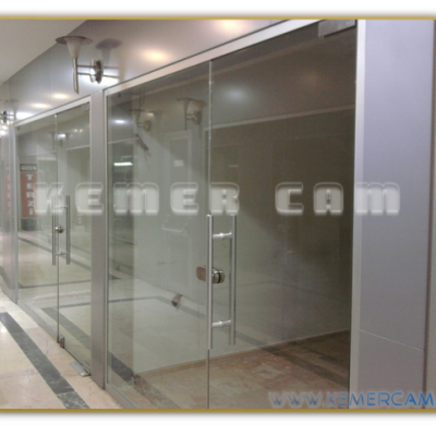 Cam Kapı